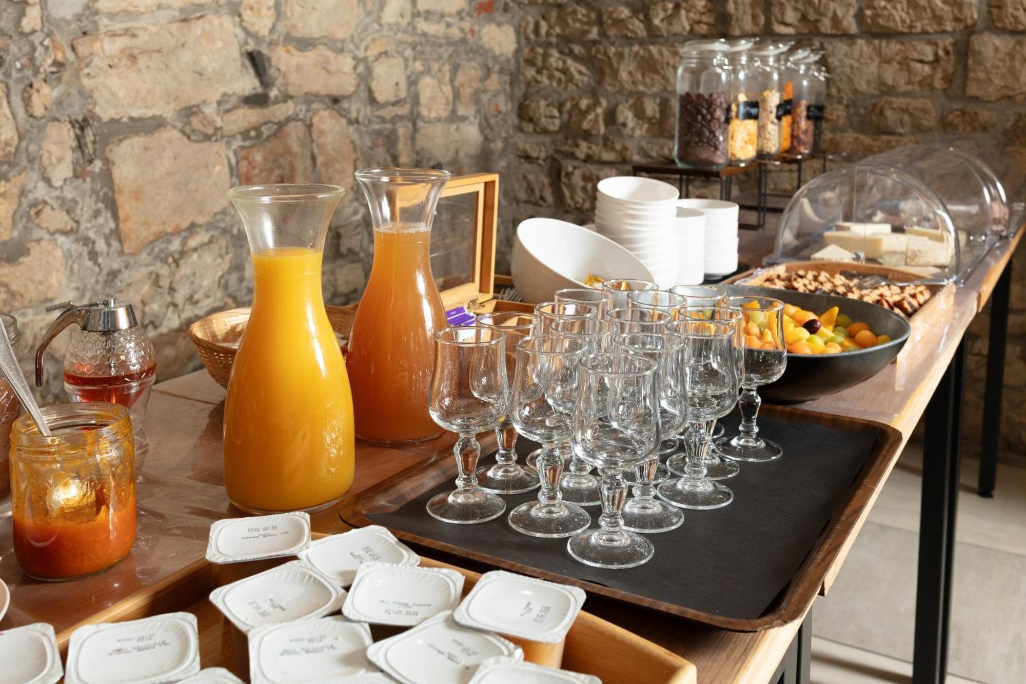 Logis Restaurant Family & 3* Meyrueis